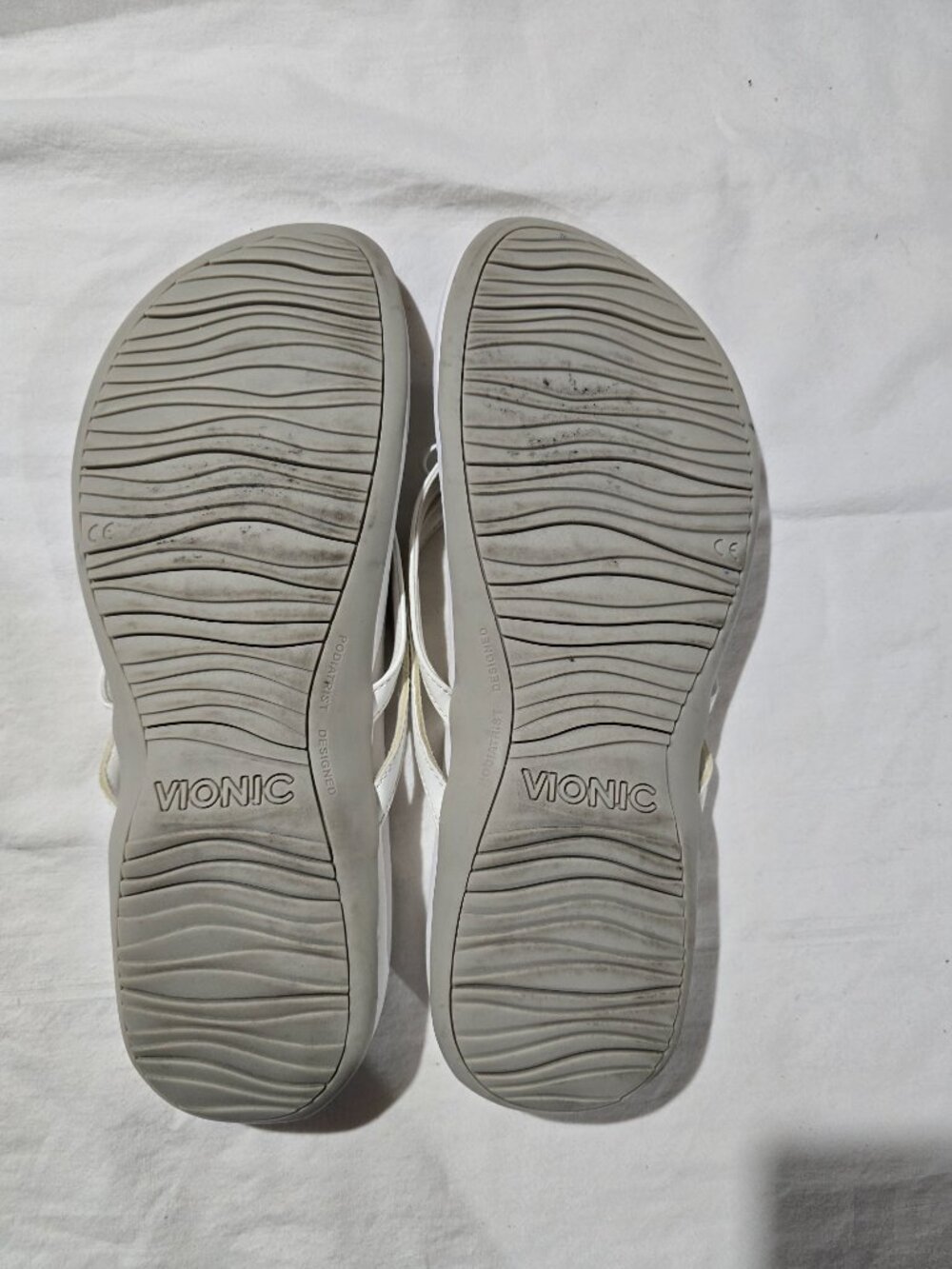 Vionic Bella X White Patent Bow Orthotic Thong Sandals – Women's Size 12 WIDE - Picture 7 of 13